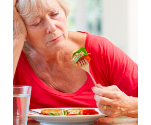 mujer comiendo